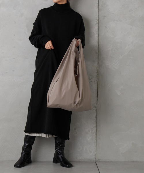 PUAL CE CIN（ピュアルセシン）の「【Du noir】ハイネックニットチュニック（ニット/セーター・レディース・チャコールグレー/ブラック/ベージュ/レッド・FREE）」の17枚目の写真