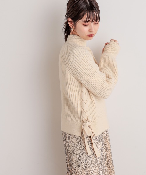 natural couture(ナチュラルクチュール)の「サイドレースアップほんわりニット(ニット/セーター・レディース・ブルー/ライトベージュ/アイボリー/ブラック・FREE)」の11枚目の写真