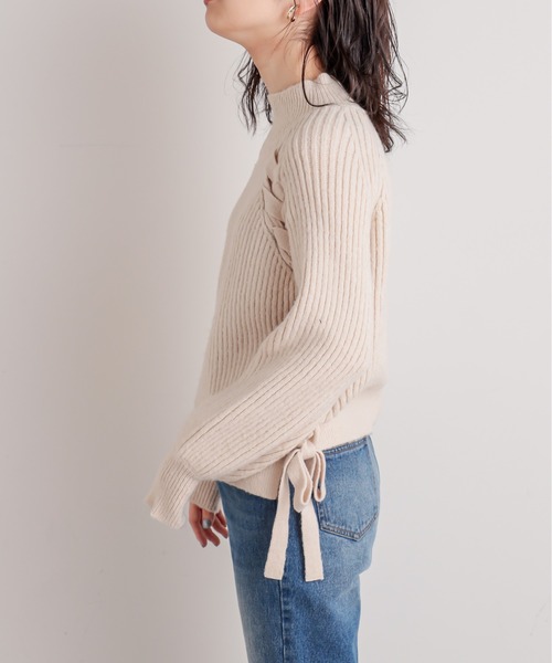 natural couture(ナチュラルクチュール)の「サイドレースアップほんわりニット(ニット/セーター・レディース・ブルー/ライトベージュ/アイボリー/ブラック・FREE)」の13枚目の写真