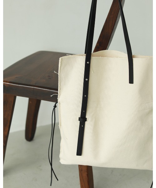 TODAYFUL（トゥデイフル）の「キャンバスレザートート（トートバッグ・レディース・キナリ・FREE）」の5枚目の写真