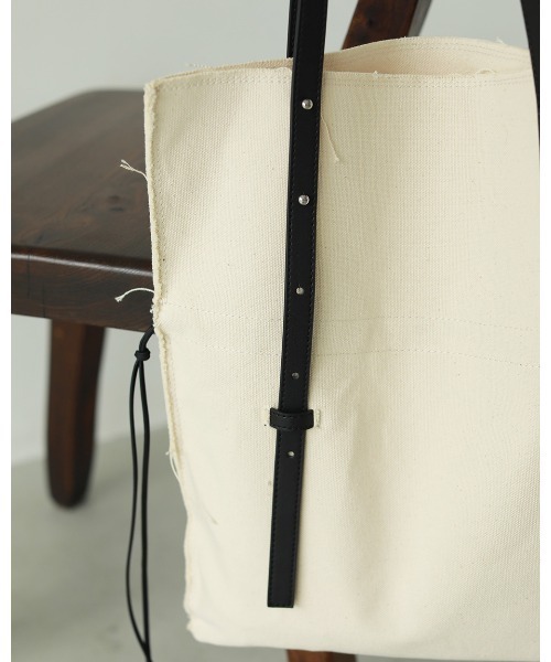 TODAYFUL（トゥデイフル）の「キャンバスレザートート（トートバッグ・レディース・キナリ・FREE）」の6枚目の写真