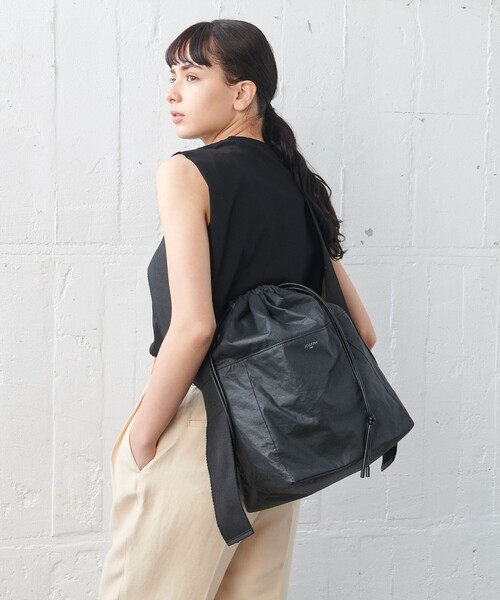 JOSEPH STUDIO（ジョゼフストゥディオ）の「ペーパーレザー　メッセンジャーバッグ（ショルダーバッグ・レディース・ブラック系・F）」の12枚目の写真