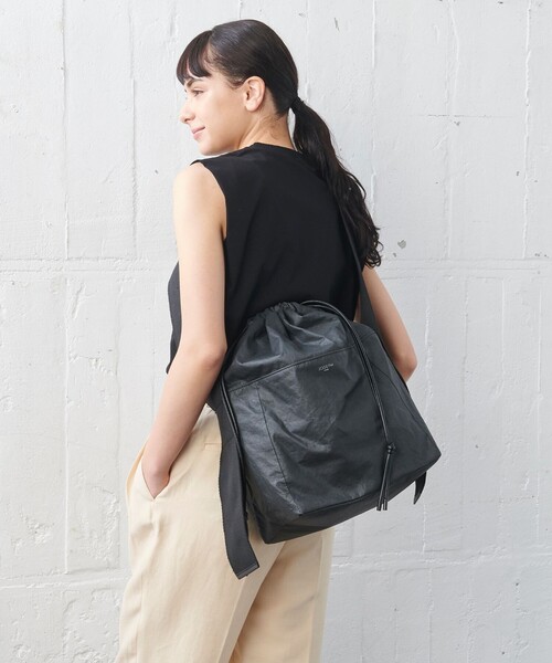 JOSEPH STUDIO（ジョゼフストゥディオ）の「ペーパーレザー　メッセンジャーバッグ（ショルダーバッグ・レディース・ブラック系・F）」の13枚目の写真