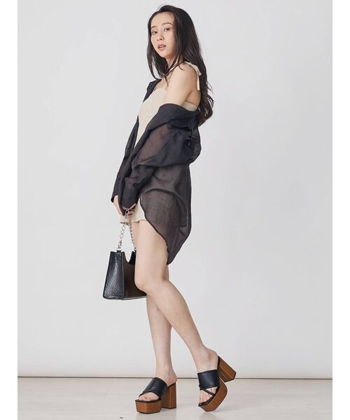 EVRIS(エヴリス)の「スクエアトゥウッドヒールサンダル(サンダル・レディース・ブラック/ブラウン/アイボリー・LARGE/MEDIUM)」の7枚目の写真