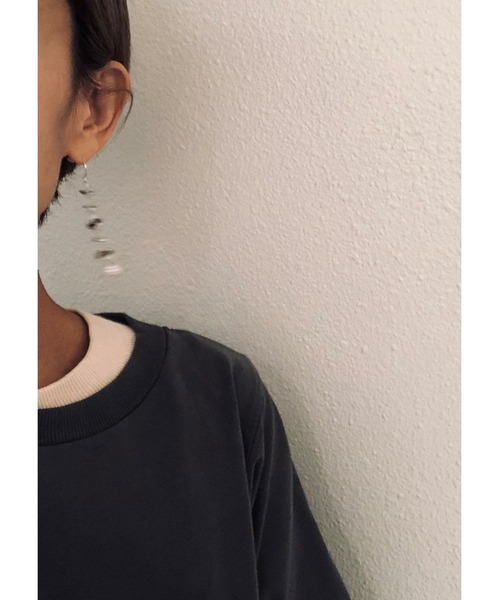 ulu（ウル）の「shake pearl pierce（ピアス（両耳用）・レディース・シルバー・ONE SIZE）」の2枚目の写真