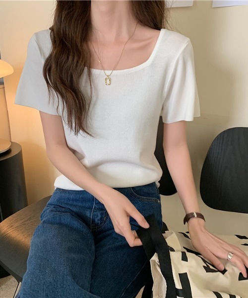 ABITOKYO（アビトーキョー）の「スクエアネックサマーニットプルオーバー（ニット/セーター・レディース・ホワイト/ブラック/パープル/グリーン/キャメル/ワインレッド・FREE）」の2枚目の写真