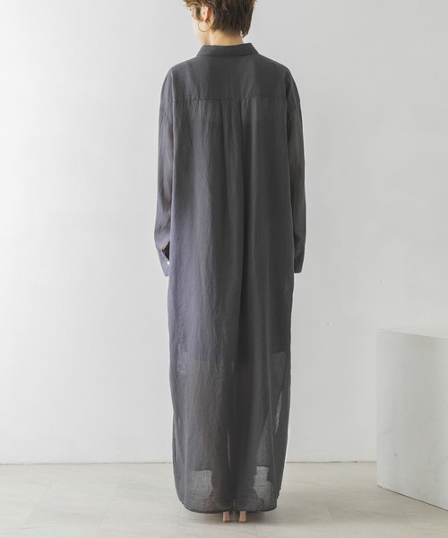 URBAN RESEARCH(アーバンリサーチ)の「コットンボイルマキシシャツワンピース(ワンピース・レディース・チャコールグレー/マスタード/オフホワイト・FREE)」の17枚目の写真