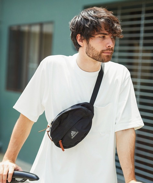 GREGORY(グレゴリー)の「GREGORY TEENY TAILMATE (グレゴリー )(4colors)(Unisex)(1196511775)(ボディバッグ/ウエストポーチ・メンズ・ブラック/サンドベージュ/グリーン系その他/グリーン系カモフラージュ/ブラウン系カモフラージュ/オリーブ/パープル系その他/ターコイズブルー・FREE)」の2枚目の写真
