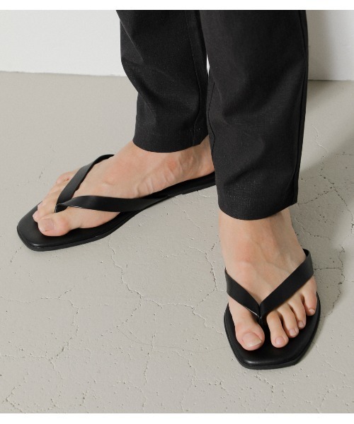 AZUL by moussy(アズールバイマウジー)の「TONG SANDALS/トングサンダル(サンダル・メンズ・ブラック・MEDIUM/LARGE)」の4枚目の写真