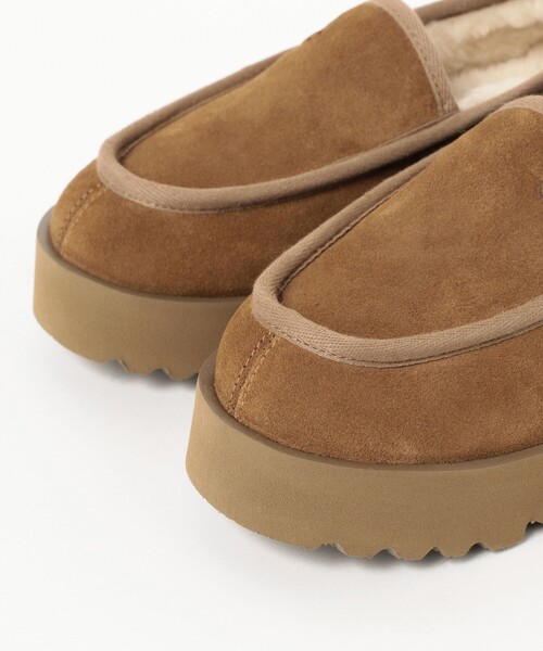 Ray BEAMS（レイビームス）の「【WEB限定】UGG(R) / SPER モカシン（モカシン/デッキシューズ・レディース・ブラック/ベージュ・7/9/8/6）」の4枚目の写真