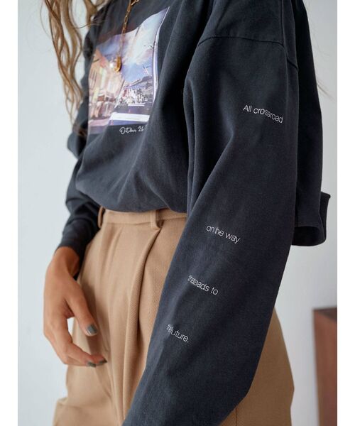 Ungrid（アングリッド）の「フォトデザインロゴロングスリーブTee（Tシャツ/カットソー・レディース・オフホワイト/チャコールグレー・FREE）」の6枚目の写真