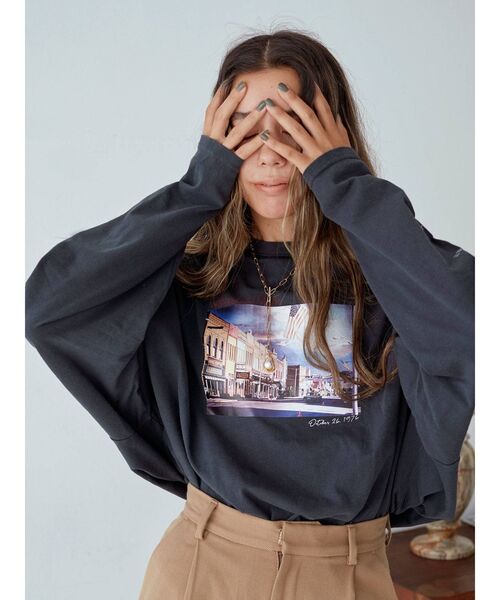 Ungrid（アングリッド）の「フォトデザインロゴロングスリーブTee（Tシャツ/カットソー・レディース・オフホワイト/チャコールグレー・FREE）」の8枚目の写真