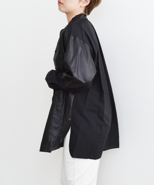 palm RICHE(ポームリシュ)の「レザーライクシアーシャツ(シャツ/ブラウス・レディース・ブラック/ベージュ/ブラウン・M)」の6枚目の写真