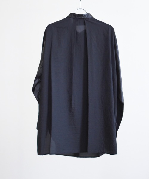 palm RICHE(ポームリシュ)の「レザーライクシアーシャツ(シャツ/ブラウス・レディース・ブラック/ベージュ/ブラウン・M)」の14枚目の写真