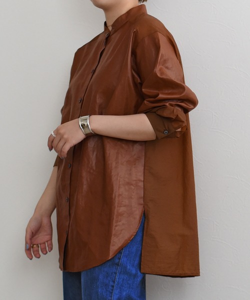 palm RICHE(ポームリシュ)の「レザーライクシアーシャツ(シャツ/ブラウス・レディース・ブラック/ベージュ/ブラウン・M)」の17枚目の写真