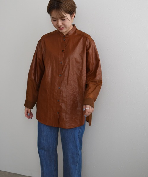 palm RICHE(ポームリシュ)の「レザーライクシアーシャツ(シャツ/ブラウス・レディース・ブラック/ベージュ/ブラウン・M)」の20枚目の写真