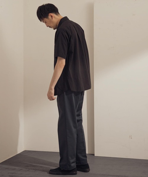 URBAN RESEARCH DOORS（アーバンリサーチドアーズ）の「マイクロサッカー レギュラーカラーシャツ（シャツ/ブラウス・メンズ・グレー/イエロー/ブラック・38/40）」の13枚目の写真