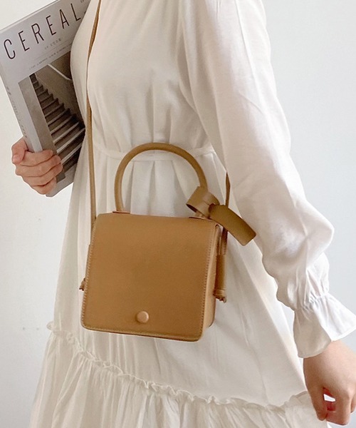 florist（フローリスト）の「ころんとキューブ型ミニショルダーバッグ（ショルダーバッグ・レディース・ブラック/ベージュ/イエロー/キャメル・FREE）」の3枚目の写真