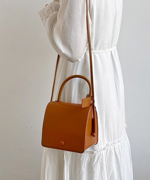 florist（フローリスト）の「ころんとキューブ型ミニショルダーバッグ（ショルダーバッグ・レディース・ブラック/ベージュ/イエロー/キャメル・FREE）」の4枚目の写真