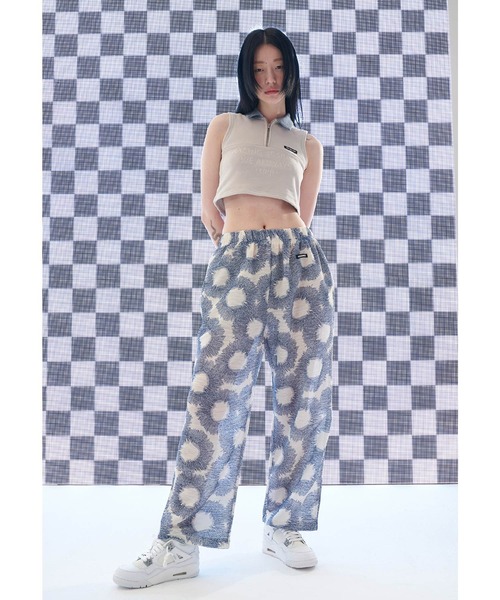 oddoneout(オッドワンアウト)の「『ODD ONE OUT/オッドワンアウト』Denim collar zipper top/デニムカラー ジッパー トップ クロップド丈 スリーブレス(Tシャツ/カットソー・レディース・ネイビー/ブルー/アイボリー・FREE)」の4枚目の写真