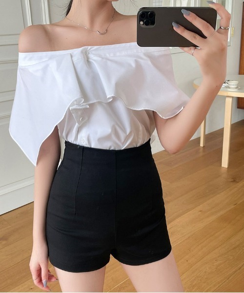 chuu（チュー）の「CHUU スリムハイウエストショートパンツ（その他パンツ・レディース・アイボリー/ブラック・S/M）」の18枚目の写真