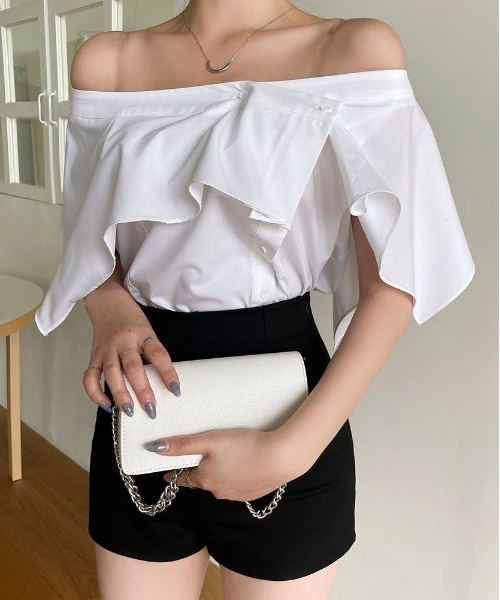 chuu（チュー）の「CHUU スリムハイウエストショートパンツ（その他パンツ・レディース・アイボリー/ブラック・S/M）」の16枚目の写真