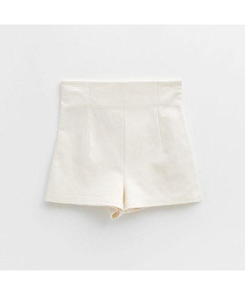 chuu（チュー）の「CHUU スリムハイウエストショートパンツ（その他パンツ・レディース・アイボリー/ブラック・S/M）」の9枚目の写真