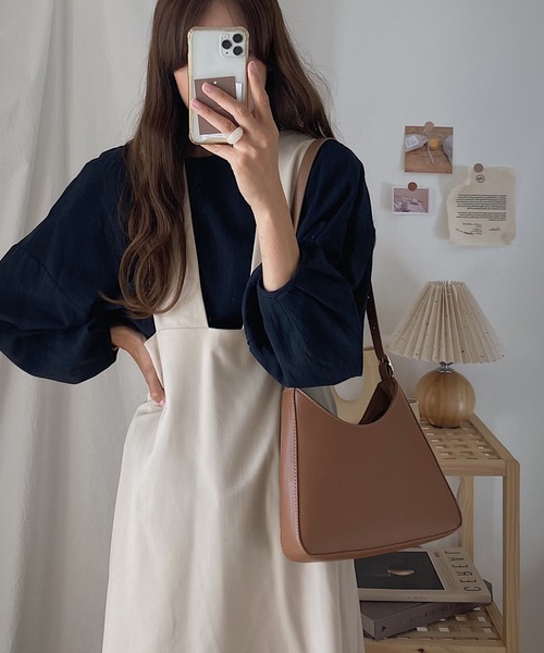 LAUIR（ラウアー）の「ラウンドショルダーバッグ（ショルダーバッグ・レディース・ダークブラウン/ホワイト/ベージュ系その他/ブラック/ブラウン系その他・FREE）」の5枚目の写真