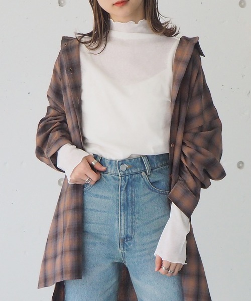 tiptop（ティップトップ）の「【2サイズ展開】シアーメローハイネックロンT 【Lサイズあり】（Tシャツ/カットソー・レディース・オフホワイト/ブラック/ブルー/モカ/グリーン/ブラウン・FREE/L）」の16枚目の写真