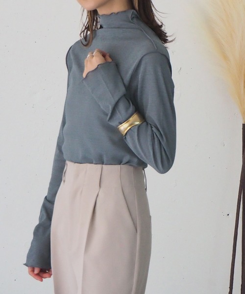 tiptop（ティップトップ）の「【2サイズ展開】シアーメローハイネックロンT 【Lサイズあり】（Tシャツ/カットソー・レディース・オフホワイト/ブラック/ブルー/モカ/グリーン/ブラウン・FREE/L）」の9枚目の写真