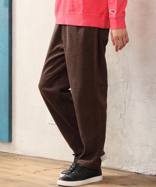 Beno(ビーノ)の「ワイド テーパード イージーシェフパンツ(チノパンツ・メンズ・ブラック系その他3/ネイビー/オリーブ/ベージュ系その他/ベージュ/ブルー系その他/ダークインディゴブルー/ライトインディゴブルー/オフホワイト/ブラウン系その他3/ブラウン系その他/ブラック/ブラウン系その他2・L/M/XL)」の4枚目の写真