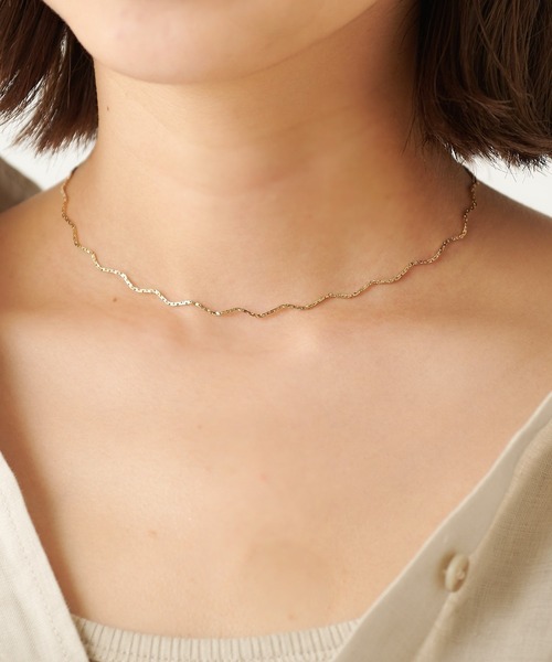 COLONY 2139(コロニートゥーワンスリーナイン)の「うねりショートネックレス(ネックレス・レディース・シルバー/ゴールド・FREE)」の2枚目の写真
