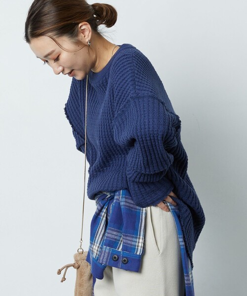 FREAK'S STORE（フリークスストア）の「▽【WEB限定】鬼ワッフルクルーネックダメージニット（ニット/セーター・レディース・ブラック/ベージュ/オリーブ/ブルー/マスタード/ナチュラル/パープル/ネイビー/イエロー・ﾌﾘ-）」の5枚目の写真