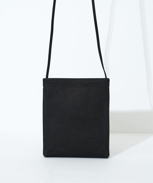 CRONY.(クルーニー)の「【CRONY. /クルニー】 Tatum SLIM SHOULDER L(ショルダーバッグ・メンズ・ネイビー/キャメル/ブラック・FREE)」の7枚目の写真