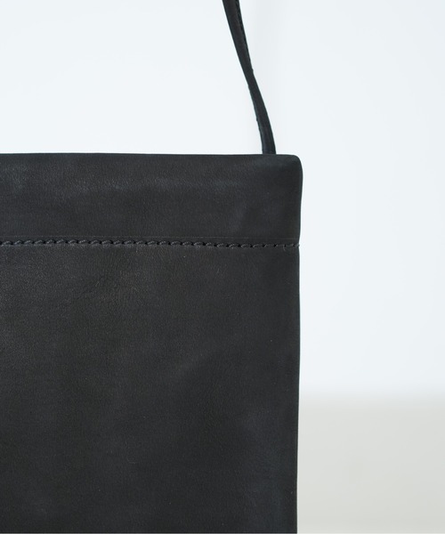 CRONY.(クルーニー)の「【CRONY. /クルニー】 Tatum SLIM SHOULDER L(ショルダーバッグ・メンズ・ネイビー/キャメル/ブラック・FREE)」の8枚目の写真