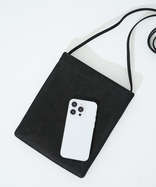 CRONY.(クルーニー)の「【CRONY. /クルニー】 Tatum SLIM SHOULDER L(ショルダーバッグ・メンズ・ネイビー/キャメル/ブラック・FREE)」の5枚目の写真