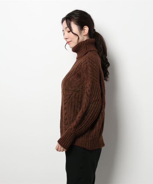 Twinkle;pm（トゥインクルピーエム）の「タートルネックケーブル編み
