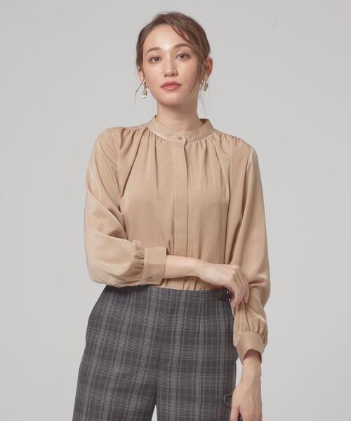 closet story(クローゼットストーリー)の「<closet story(クローゼットストーリー)>ビキモウ スタンドカラー ギャザー ブラウス(シャツ/ブラウス・レディース・ダークグリーン/ベージュ/オレンジ系その他・FREE)」の2枚目の写真
