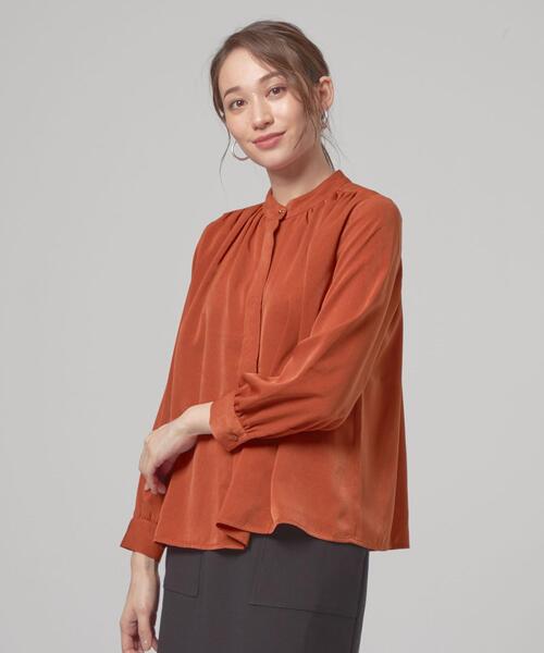 closet story(クローゼットストーリー)の「<closet story(クローゼットストーリー)>ビキモウ スタンドカラー ギャザー ブラウス(シャツ/ブラウス・レディース・ダークグリーン/ベージュ/オレンジ系その他・FREE)」の1枚目の写真