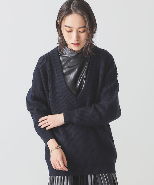 BEAMS LIGHTS(ビームスライツ)の「BEAMS LIGHTS / 5ゲージ 片畦 ラムウール混 Vネック ニット(ニット/セーター・レディース・ネイビー/グレー/ピンク・ONE SIZE)」の18枚目の写真