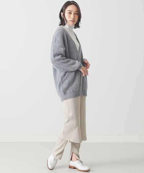 BEAMS LIGHTS(ビームスライツ)の「BEAMS LIGHTS / 5ゲージ 片畦 ラムウール混 Vネック ニット(ニット/セーター・レディース・ネイビー/グレー/ピンク・ONE SIZE)」の6枚目の写真