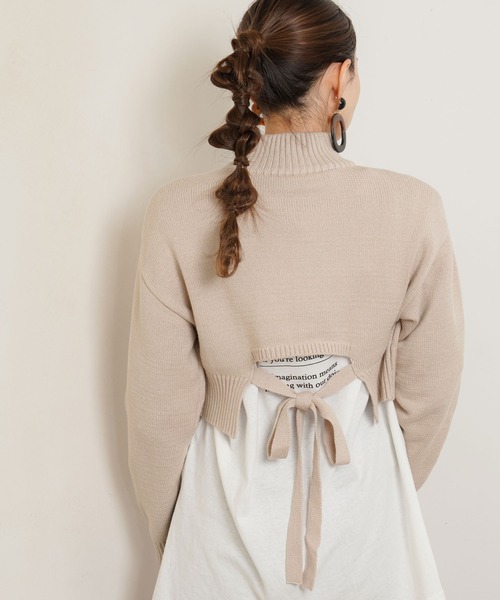 Newlyme（ニューリーミー）の「バックオープンハイネックニットトップス（ニット/セーター・レディース・ホワイト/ブラック/ブラウン/グリーン/ブルーグレー/グレイッシュベージュ・MEDIUM/LARGE/X-LARGE）」の5枚目の写真