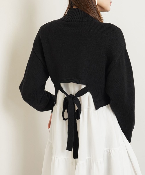 Newlyme（ニューリーミー）の「バックオープンハイネックニットトップス（ニット/セーター・レディース・ホワイト/ブラック/ブラウン/グリーン/ブルーグレー/グレイッシュベージュ・MEDIUM/LARGE/X-LARGE）」の2枚目の写真