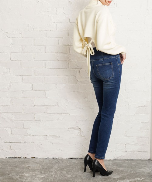 Newlyme（ニューリーミー）の「バックオープンハイネックニットトップス（ニット/セーター・レディース・ホワイト/ブラック/ブラウン/グリーン/ブルーグレー/グレイッシュベージュ・MEDIUM/LARGE/X-LARGE）」の15枚目の写真