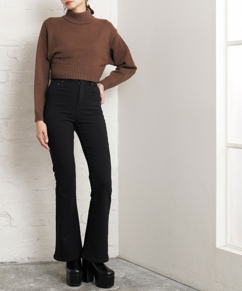 Newlyme（ニューリーミー）の「バックオープンハイネックニットトップス（ニット/セーター・レディース・ホワイト/ブラック/ブラウン/グリーン/ブルーグレー/グレイッシュベージュ・MEDIUM/LARGE/X-LARGE）」の8枚目の写真