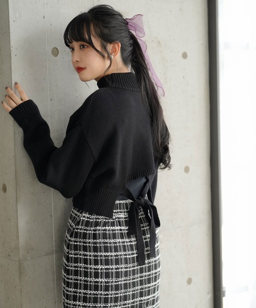 Newlyme（ニューリーミー）の「バックオープンハイネックニットトップス（ニット/セーター・レディース・ホワイト/ブラック/ブラウン/グリーン/ブルーグレー/グレイッシュベージュ・MEDIUM/LARGE/X-LARGE）」の21枚目の写真