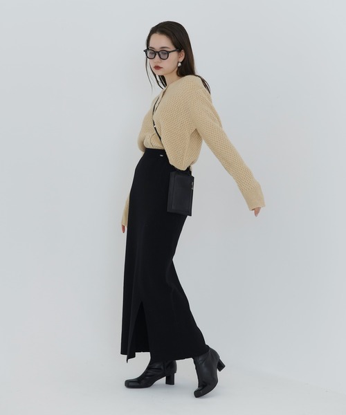 TINA：JOJUN（ティーナジョジュン）の「フロントスリット ニット