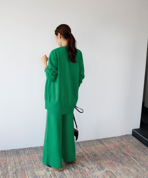 ロング丈Vネックニットカーディガン＆ベアトップオールインワンのセットアップ