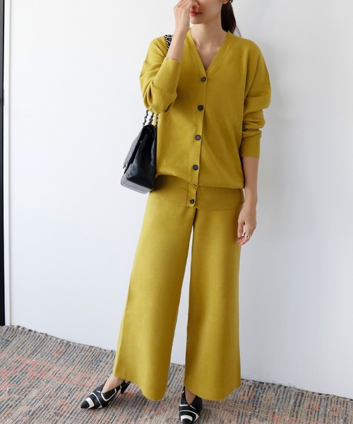 ロング丈Vネックニットカーディガン＆ベアトップオールインワンのセットアップ