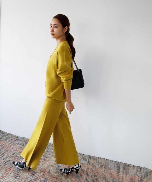 ロング丈Vネックニットカーディガン＆ベアトップオールインワンのセットアップ